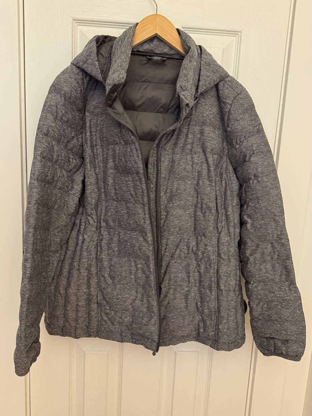 Heat keep Women's Hooded Quilted Puffer Jacket - Gray